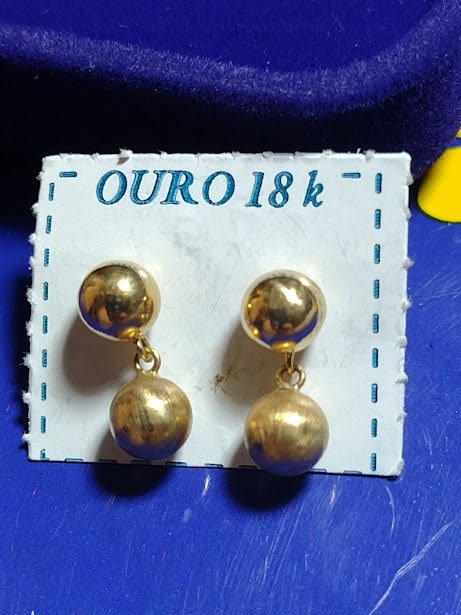 Par de Brincos 2 bolas Lisa e Fosca 5 mm Lisas Ouro 18 Kilates Peso 0.71 Grama