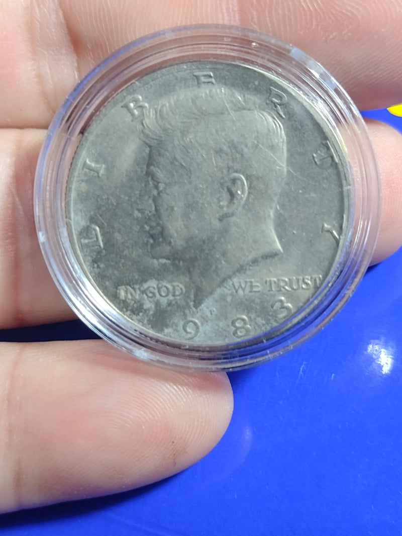 Moeda De Half Dollar De 1983 Kennedy Origem Usa moeda protegida