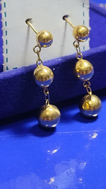 Brincos Ouro 18 Kilates 3 Bolas 3 mm 4 mm 5 mm Tamanho 28 mm Peso 1 Grama