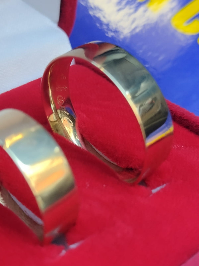 Par Aliança Modelo tradiciona Reta com Kina Ouro18 K 7 Gramas