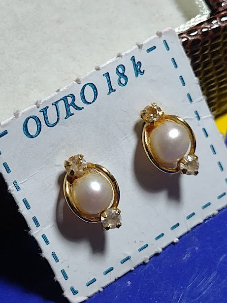 Brincos Pérola 4 mm Zircônias 1 mm Ouro 18 Kilates Peso 0.60 Grama