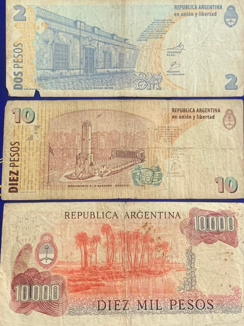3 Cédulas 2 Pesos, 10  Pesos e 10.000 Pesos
