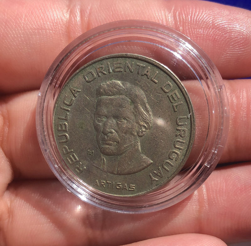 Moeda 100 Pesos 1973 Estrangeira Para Coleção raridade em Cápsula