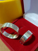 Par Alianças Namoro Preata 950 de Lei 6 mm com um risco e uma pedra de Zircônia