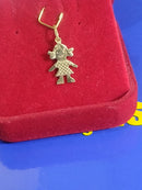 Pingente Menina Saia Ouro Amarelo Ouro 18 Kilates Peso 0.40 Grama 15 mm