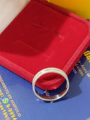 Uma aliança Prata 950 5 mm reta fosca e Risco meio