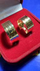 Par Alianças Lisas com Riscos Ouro 18 Kilates Casamento