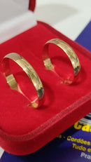Par De alianças Casal Ouro 18 kilates 5 Gramas 4 mm