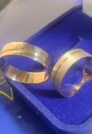 Alianças Par Casal Ouro 18 Kilates 7.80 Gramas 6 mm Uma lisa e uma Fosca