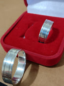 Par Alianças Namoro Preata 950 de Lei 6 mm com um risco e uma pedra de Zircônia