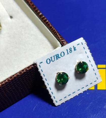 Brincos Zircônias Verde 7 mm Ouro 18 Kilates Peso 0.60 Grama