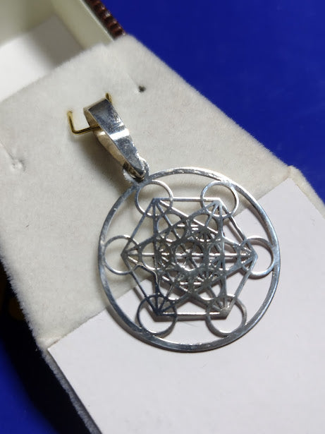 Pingente Medalhão do Cubo de Metatron Ouro Branco 18 Kilates 2 Gramas 25 mm