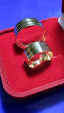 Alianças 8 mm Noivado Casamento Ouro 18 kilates Par Tradicional Ouro Amarelo 13 Gramas Com Risco ou sem Risco