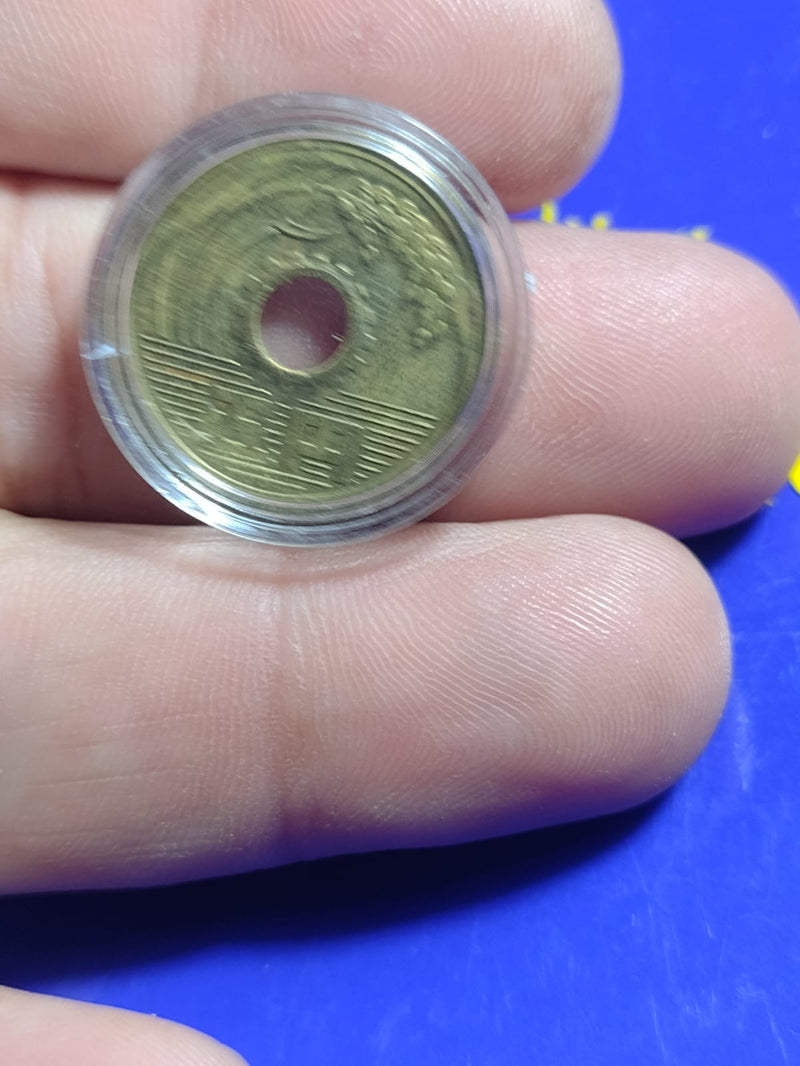 4 moedas estrangeiras para coleção e colecionadores