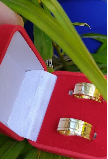 Aliança Retas Ouro 18 kilates Par 10,20 Gramas Com Risco 8 mm