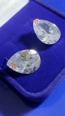 Brincos Ouro 18 Kilates Pedra Zicônia Peso 8.00 Gramas 20 x 13 mm