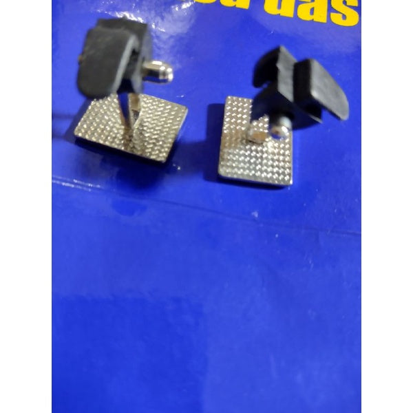 Abotoadura 20mm x 15 mm mais prendedor de grafata duas peça pelo valor