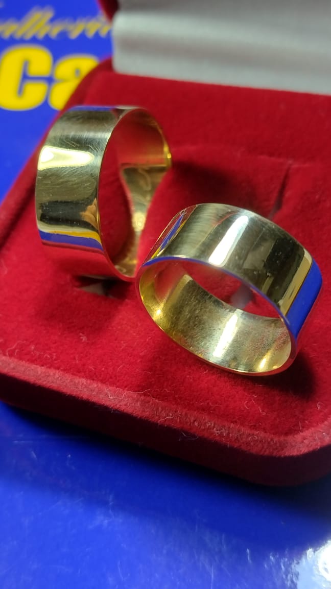 Alianças Noivado Casamento  Retas Lisas Larga Ouro 18 Kilates Alianças Brilhosas 8.50 Gramas 7 mm