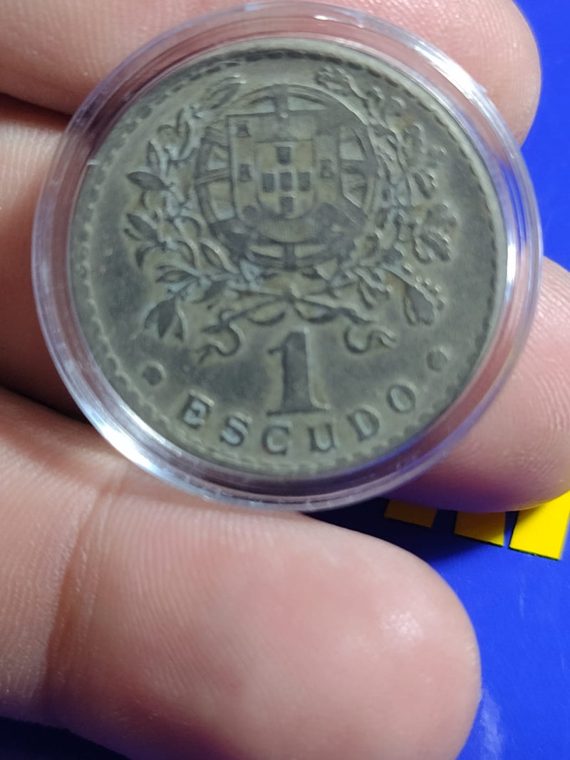 4 Moedas de 1 escudo Portuguesa rara e lindas