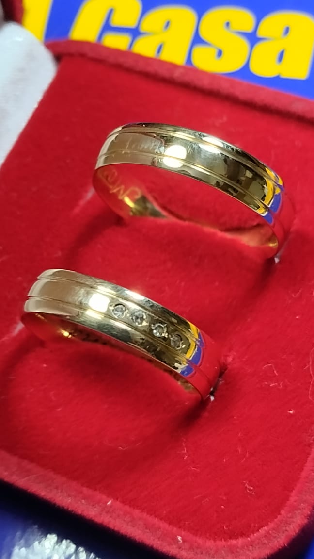 Alianças Noivado Casamento  Retas Lisas Larga Ouro 18 Kilates Alianças Brilhosas 5 Gramas 4 mm