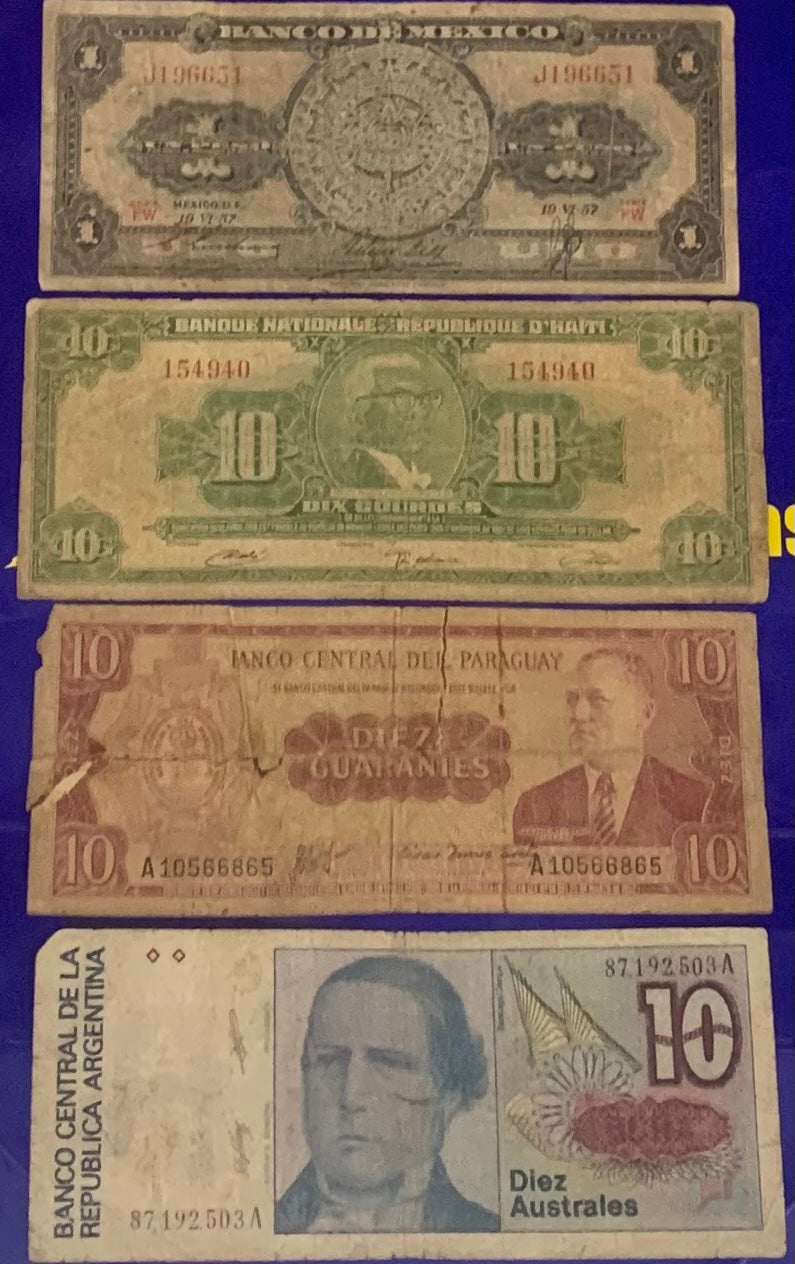 19 Cédulas 1 Peso, 2 Guaranies,, 5 Guaranies, 10 Pesos, 20, 100 Guaranies, 1000 Pesos e 10.000 Pesos