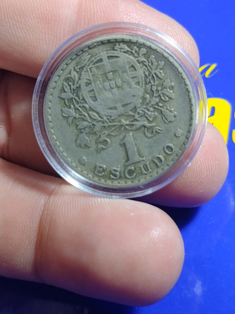 4 Moedas de 1 escudo Portuguesa rara e lindas