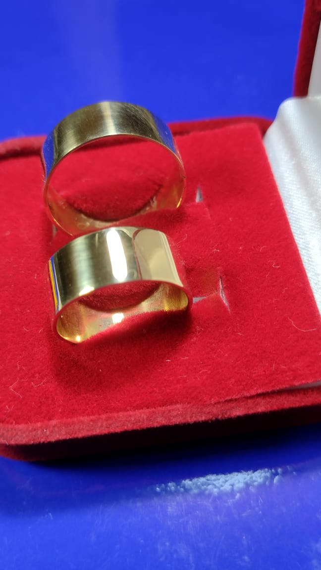 Alianças Noivado Casamento  Retas Lisas Larga Ouro 18 Kilates Alianças Brilhosas 8.50 Gramas 7 mm