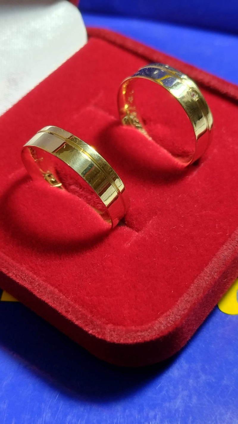 Alianças Casamento 7 mm Retas 8 Gramas Alianças Para Noivado e Casamento Ouro 18 Kilates Pedra Zircônia 2.5 mm